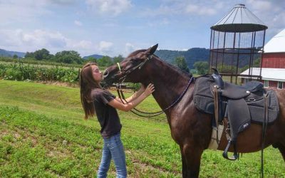 EmmaAndShadoh-TheRightHorse-400x250